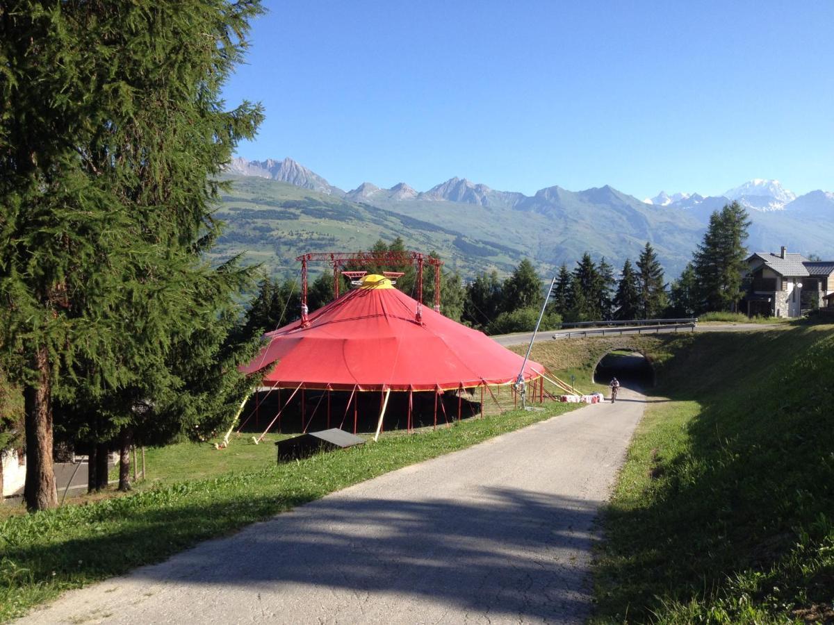 Chalet Miravidi, Montchavin-La Plagne, Jacuzzi & Sauna Buitenkant foto